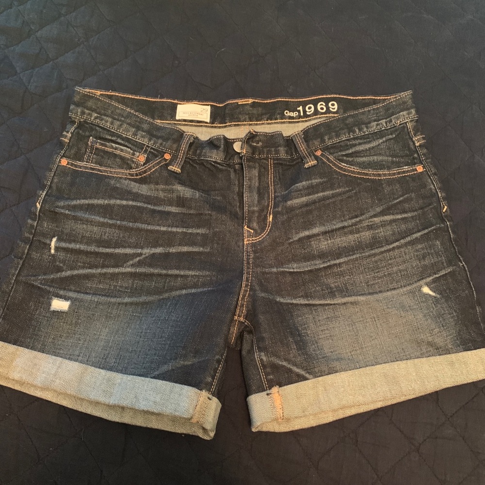 Gap shorts 29